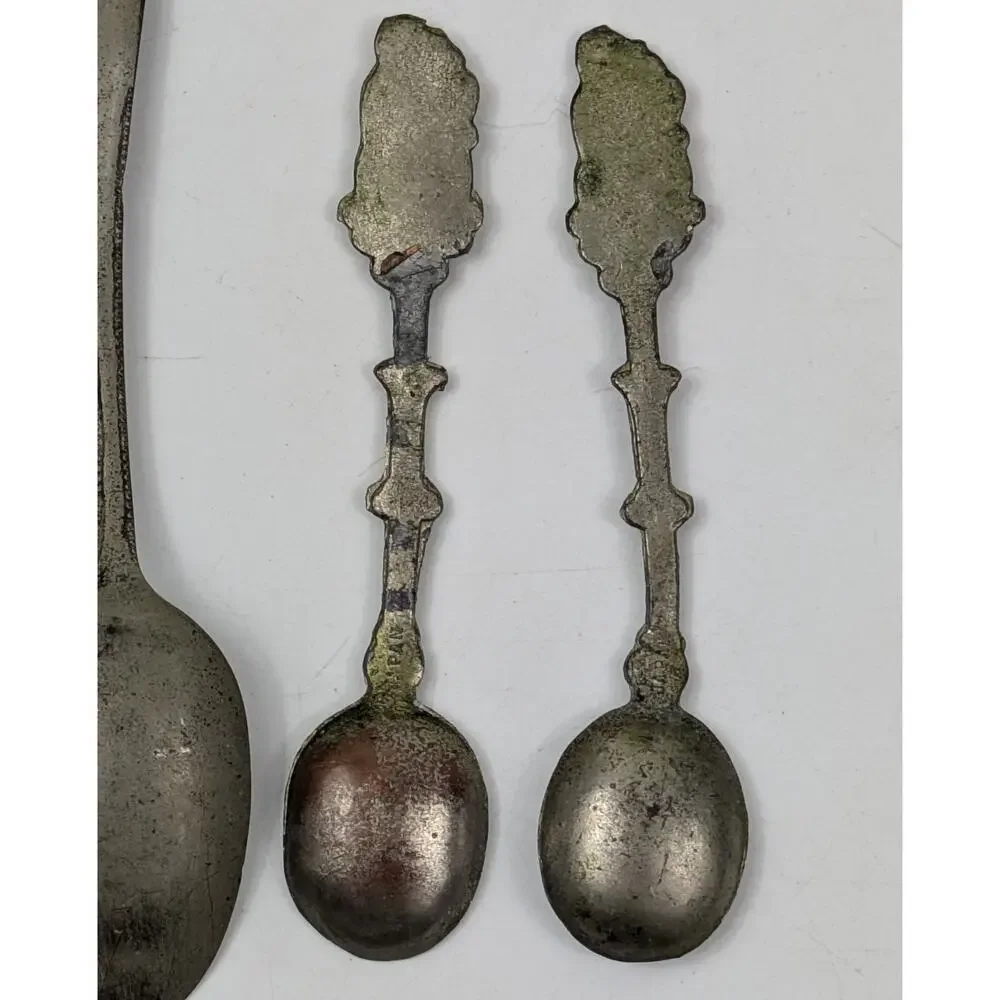 Unbranded vintage spoon